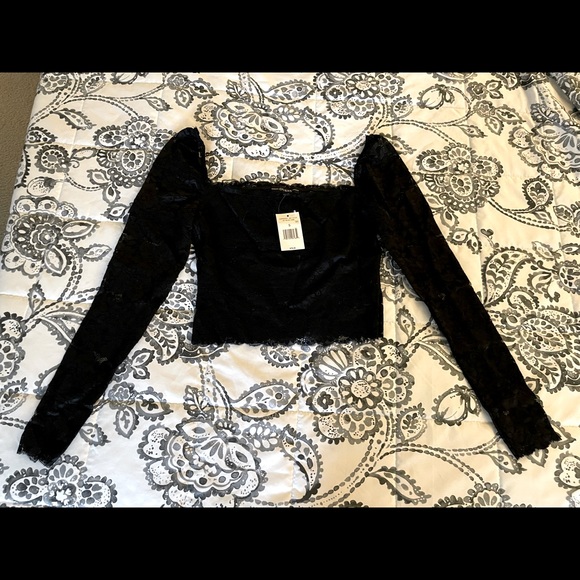 Guess Jet Black Size Small Lace Crop Long Sleeve Square Neck Top - Picture 3 of 7